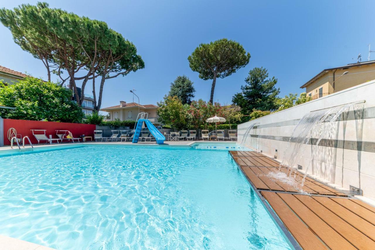 Residence Altomare Riccione Exterior foto