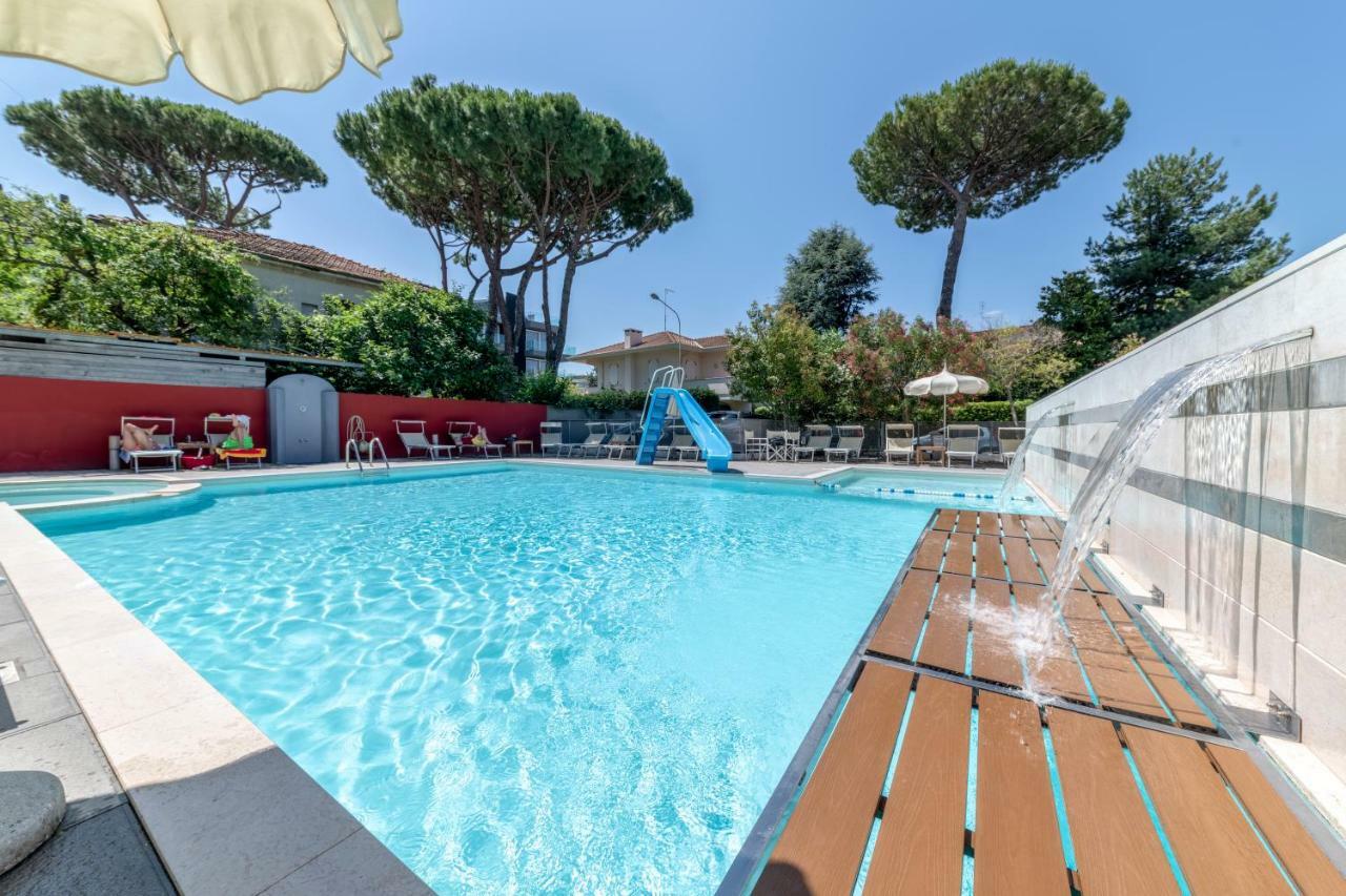 Residence Altomare Riccione Exterior foto